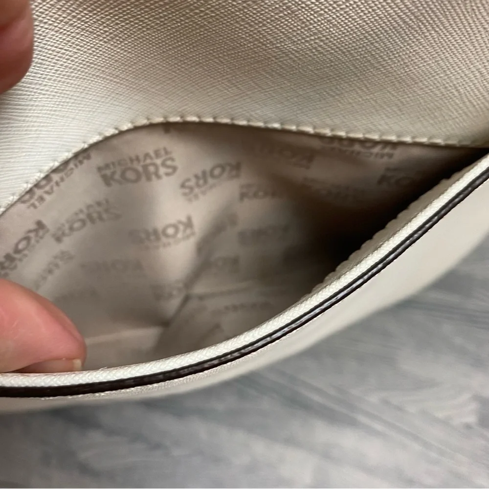 Michael Kors Jet Set White Saffiano Leather Travel Tote - Picture 17 of 17